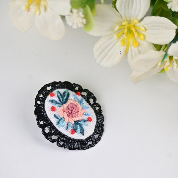 Picture of Embroidery Small Brooches White